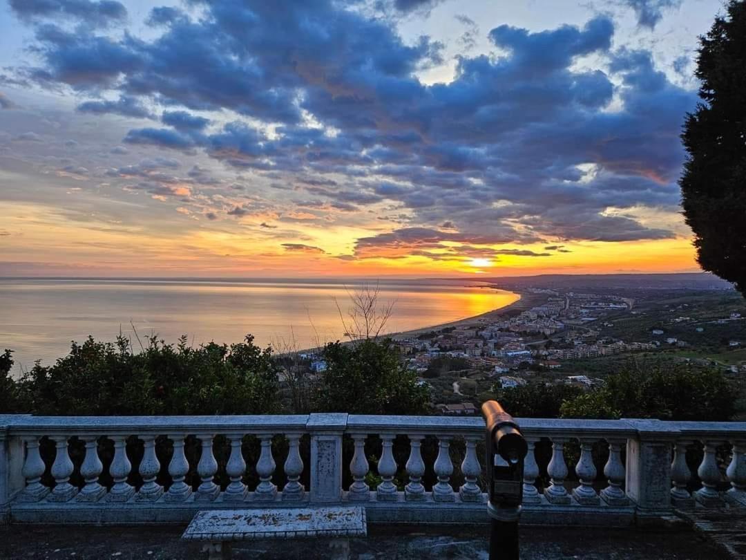 Secret Garden - Suites & Apartments Vasto Exterior photo